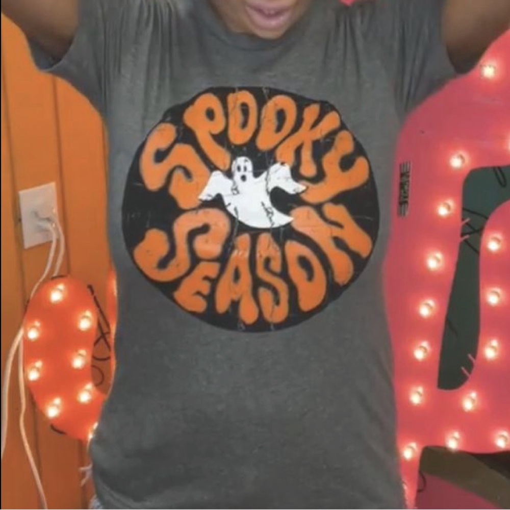 GRAY AND ORANGE SPOOKY SEASON SHIRT SLEEVE XL TEE c